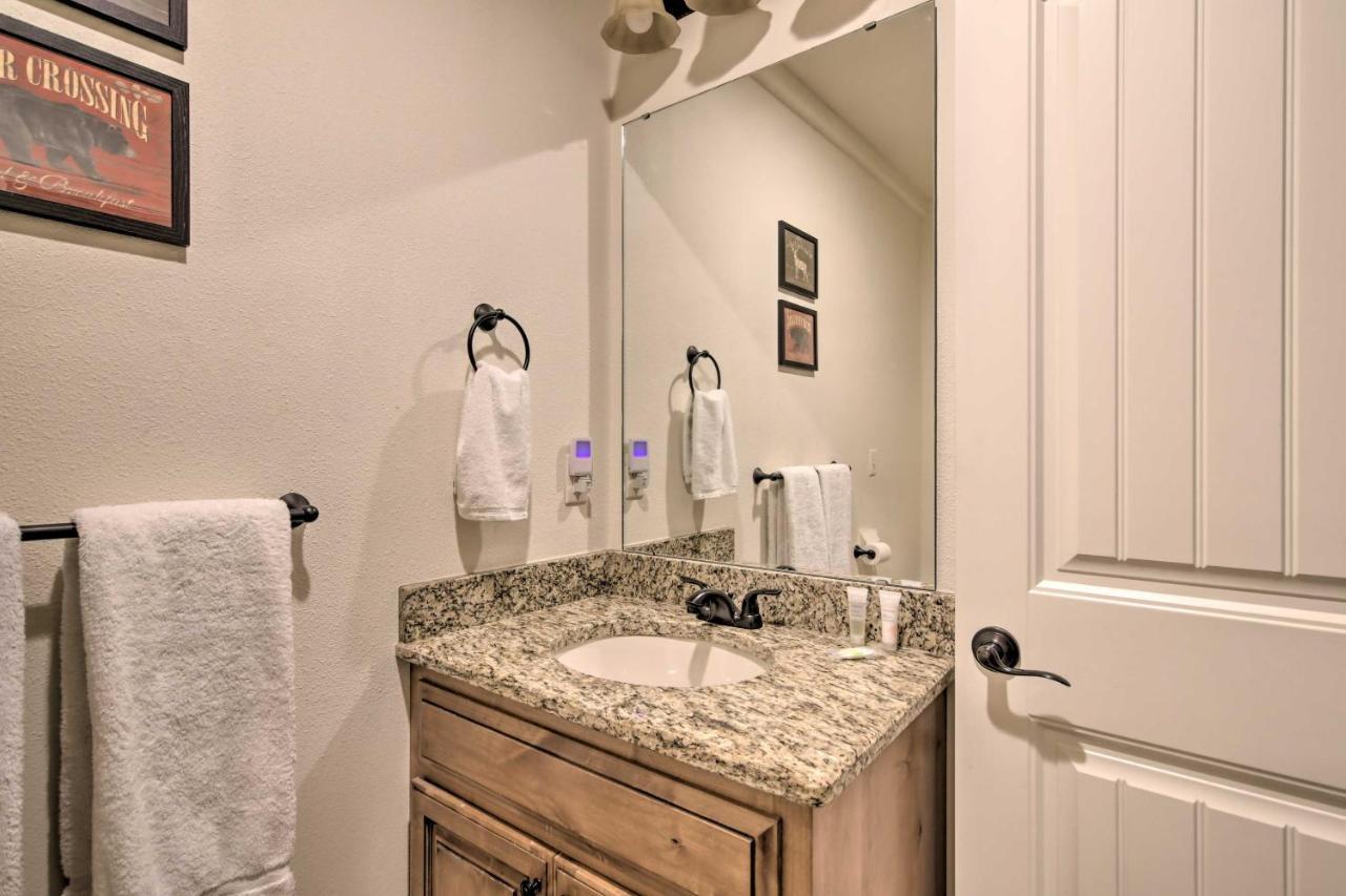 Apartamento Luxe Branson Retreat With Mtn Views And Pool Access! Exterior foto